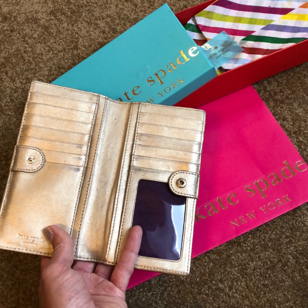 Kate Spade ♠️ Wallet - Picture 4 of 5
